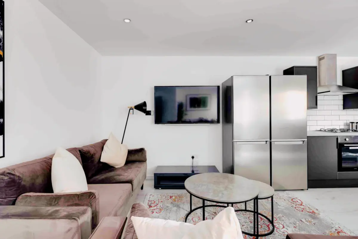 2 Beds 6 Baths