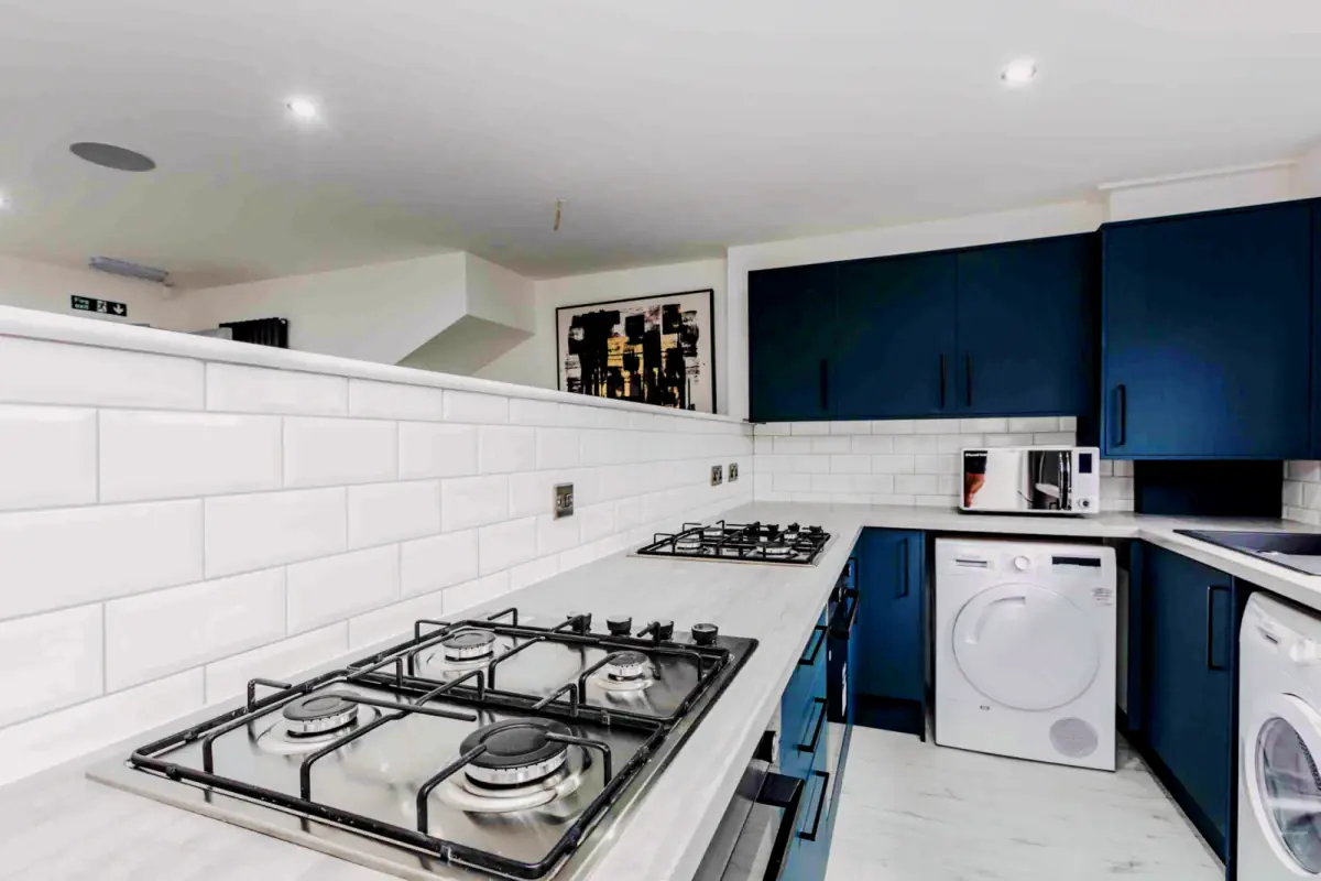 6 Beds 5 Baths