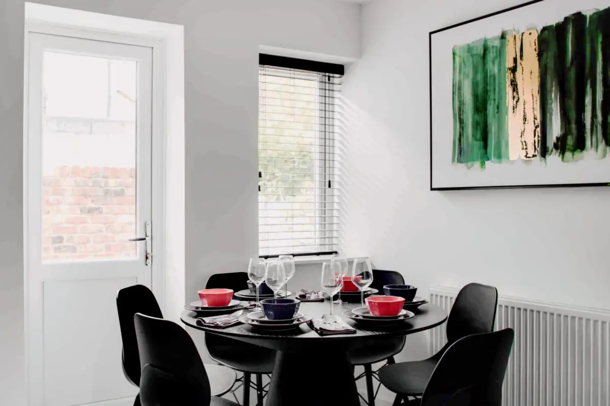 2 Beds 6 Baths