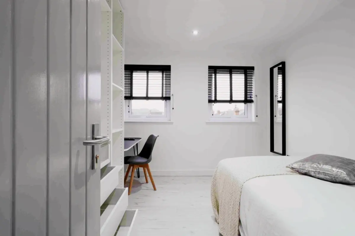 1 Rooms view 1