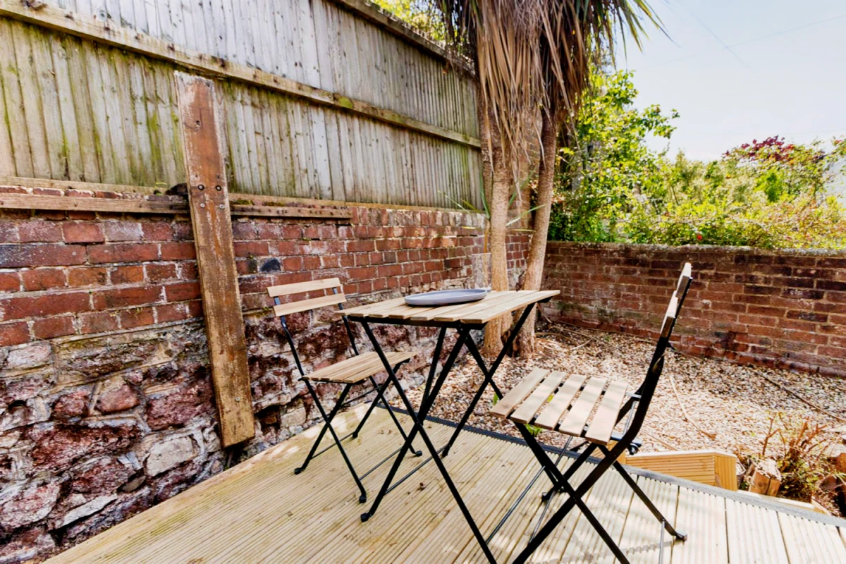 Outdoor Features