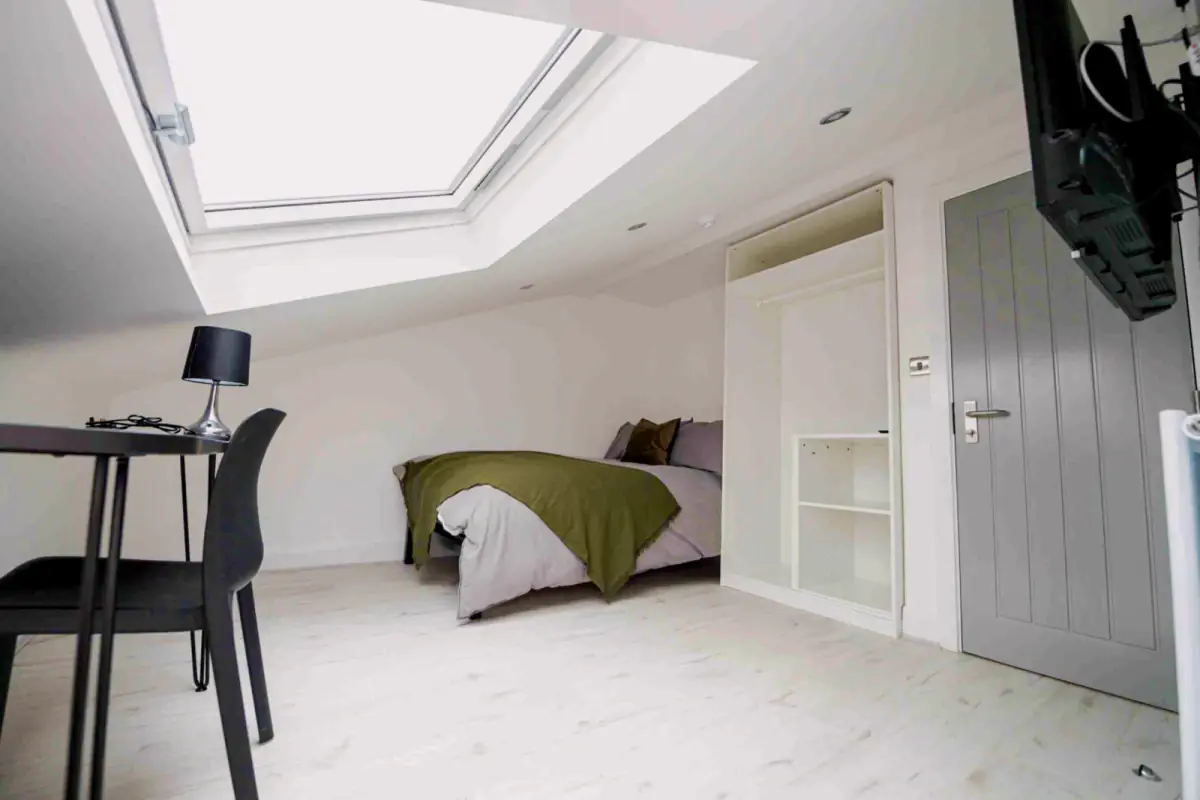 2 Beds 6 Baths