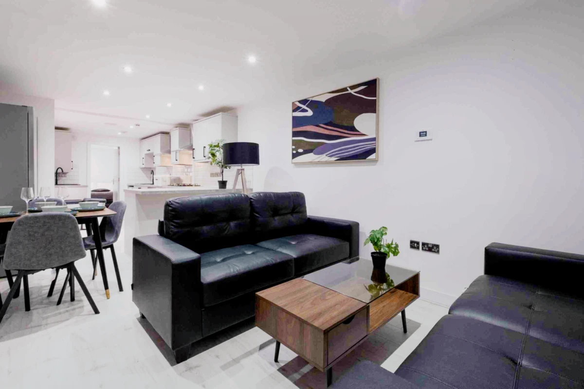 6 Beds 5 Baths