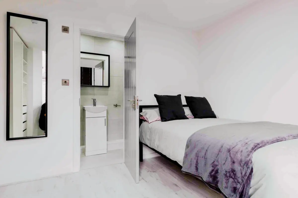 6 Beds 5 Baths