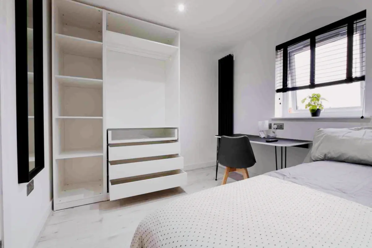 3 Beds 5 Baths