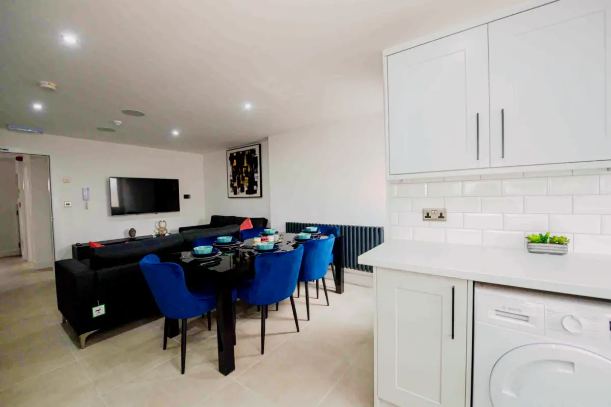 2 Beds 6 Baths