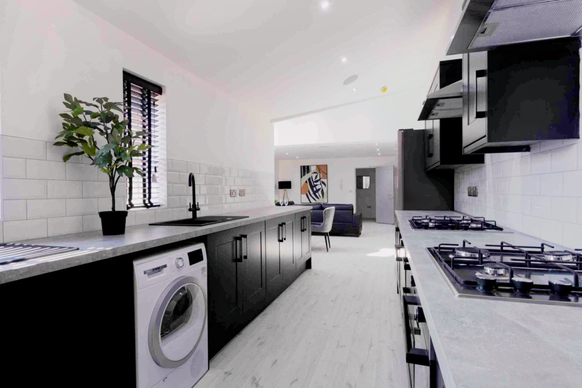6 Beds 6 Baths