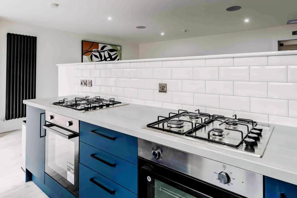 6 Beds 4 Baths