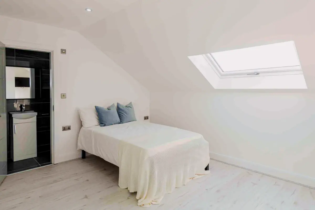 6 Beds 5 Baths