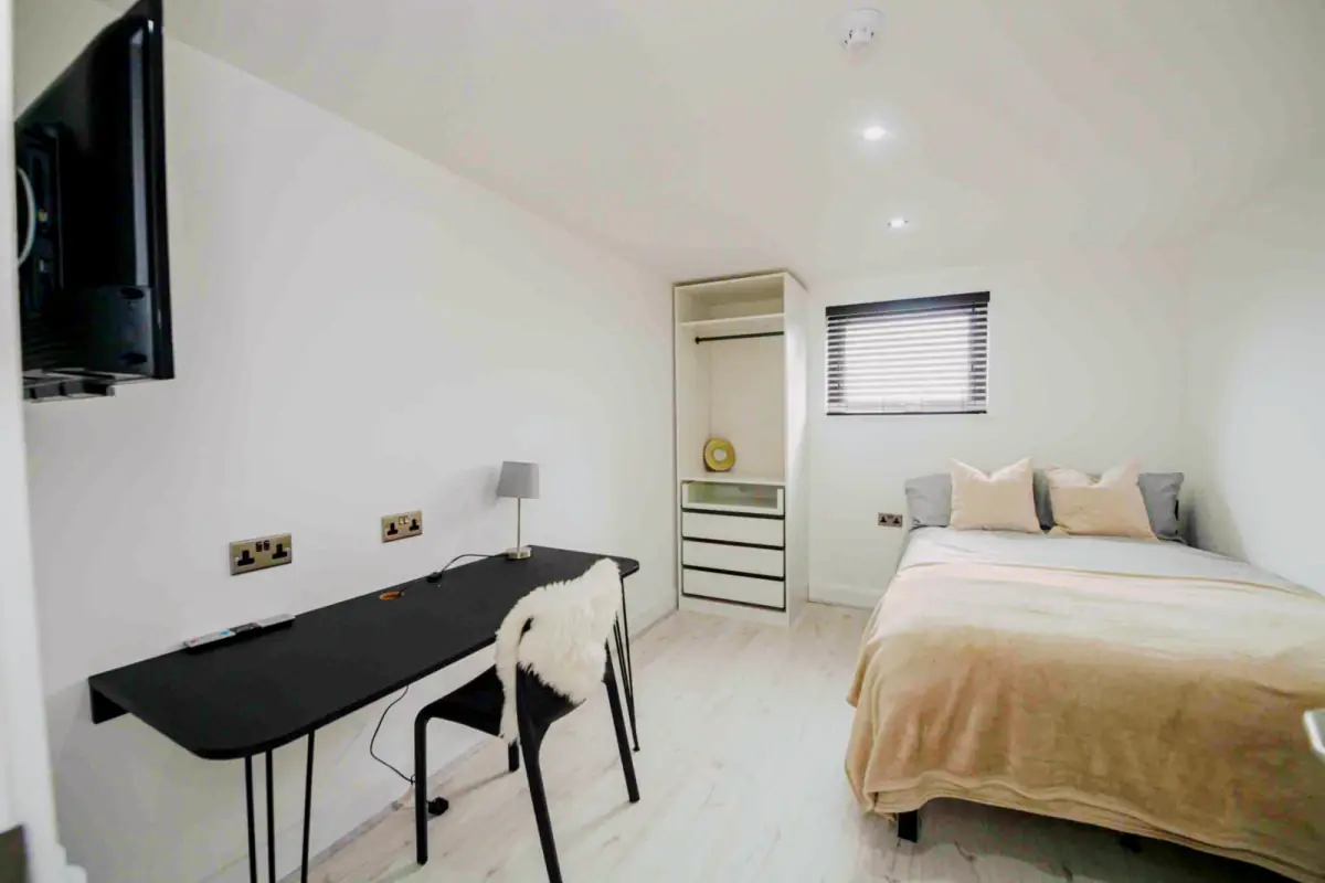 2 Beds 6 Baths