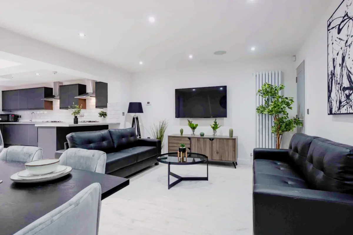 294 Burton Road, LN1