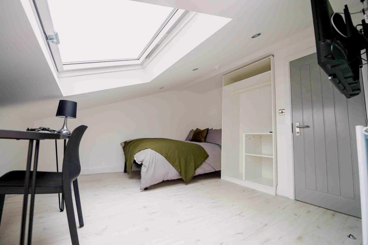 6 Beds 6 Baths