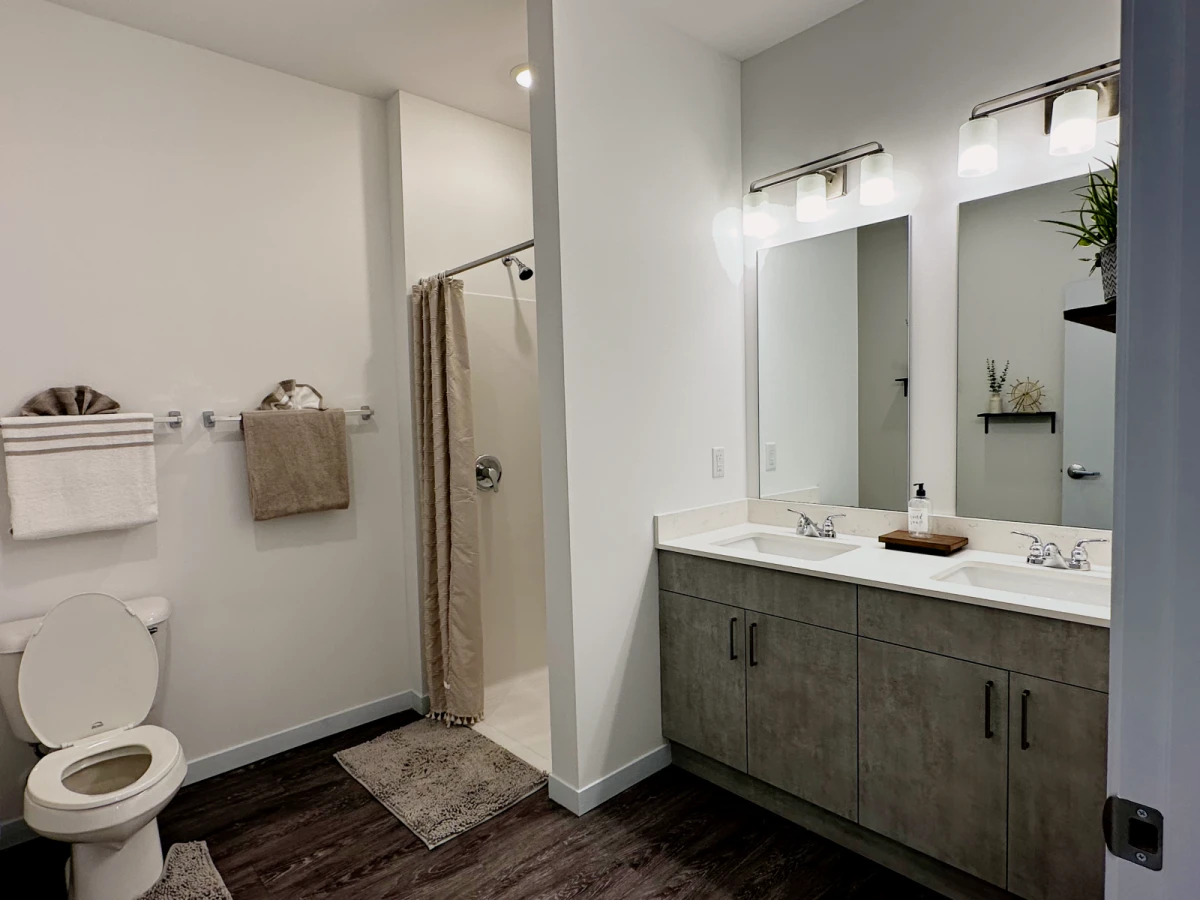 2 Rooms view 2