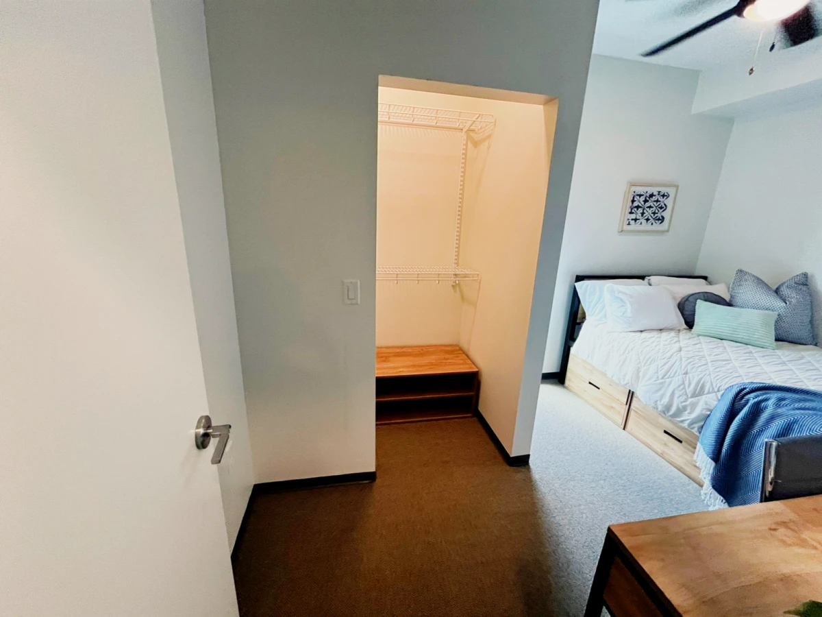 1 Rooms view 2