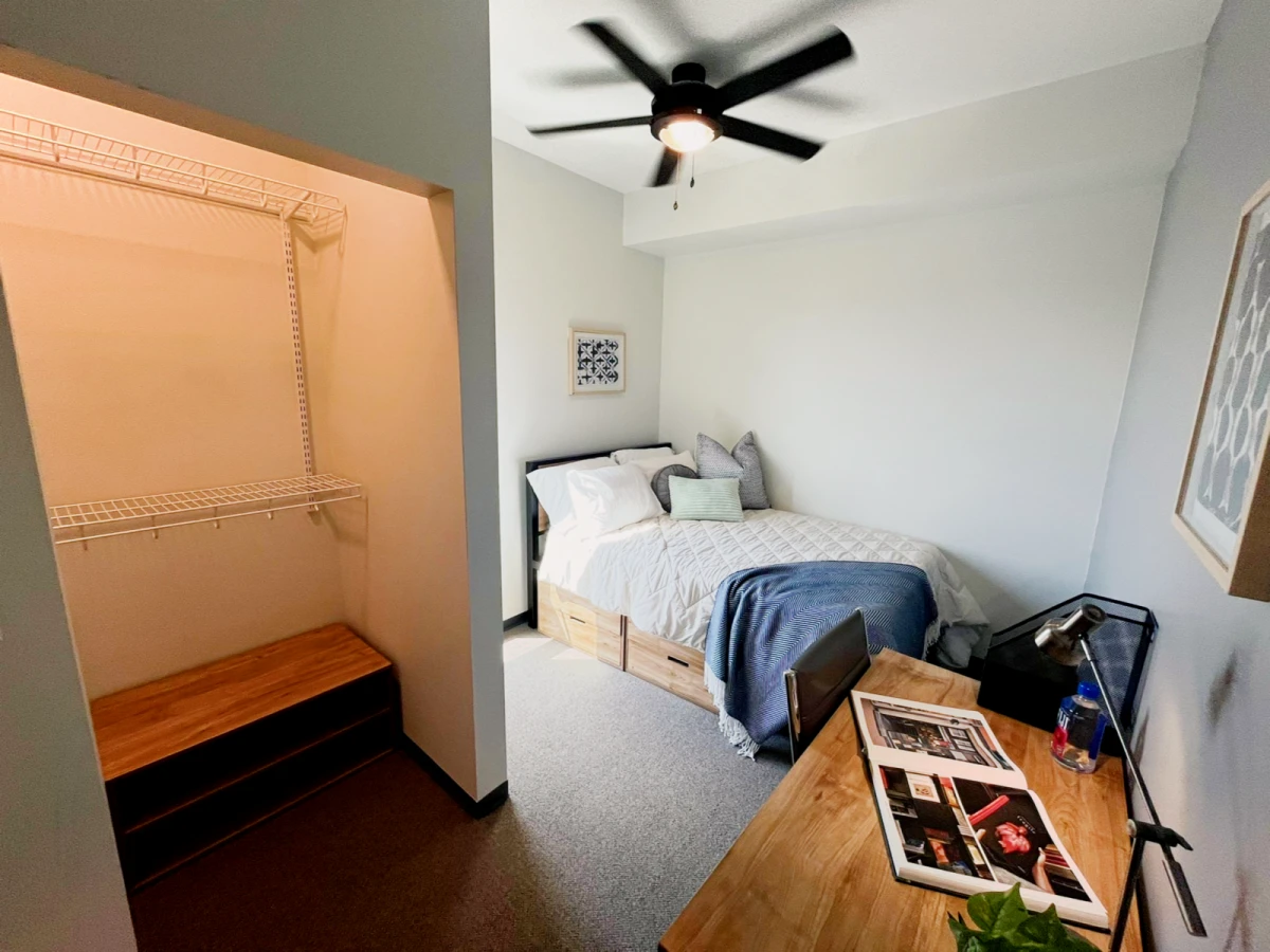 2 Rooms view 2