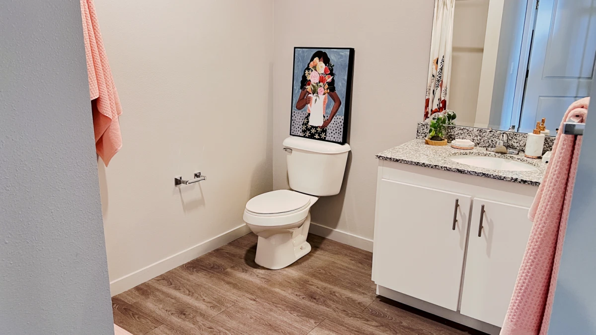 4 Rooms view 4