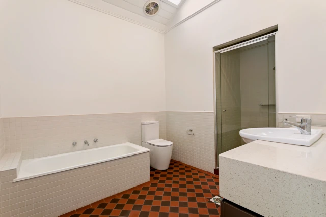 4 Bed, 2 Bath