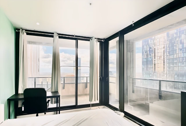 3 Bed 2 Bath 1 C