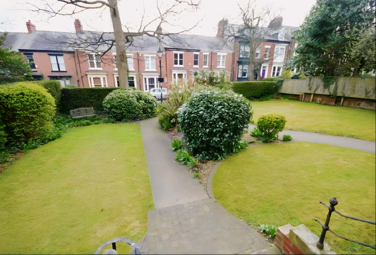 ST-Thornhill Gardens