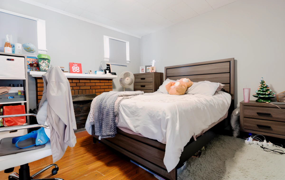 5 Bedroom 2 Bathroom