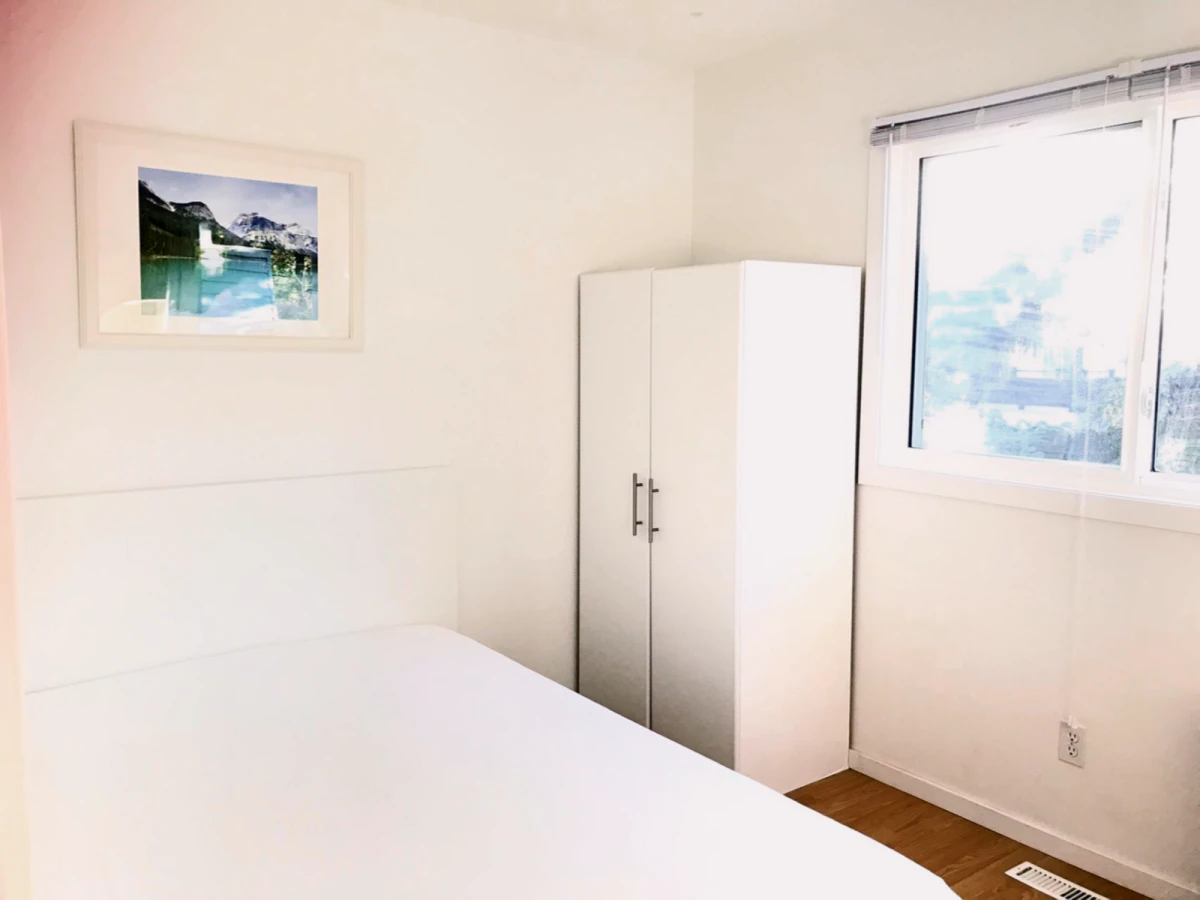 Secondary bedroom