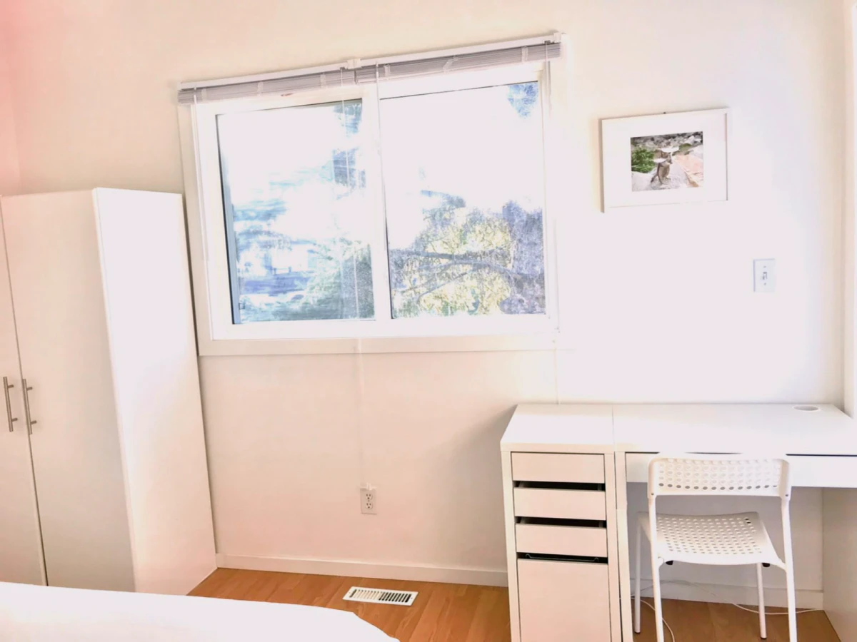 Secondary bedroom
