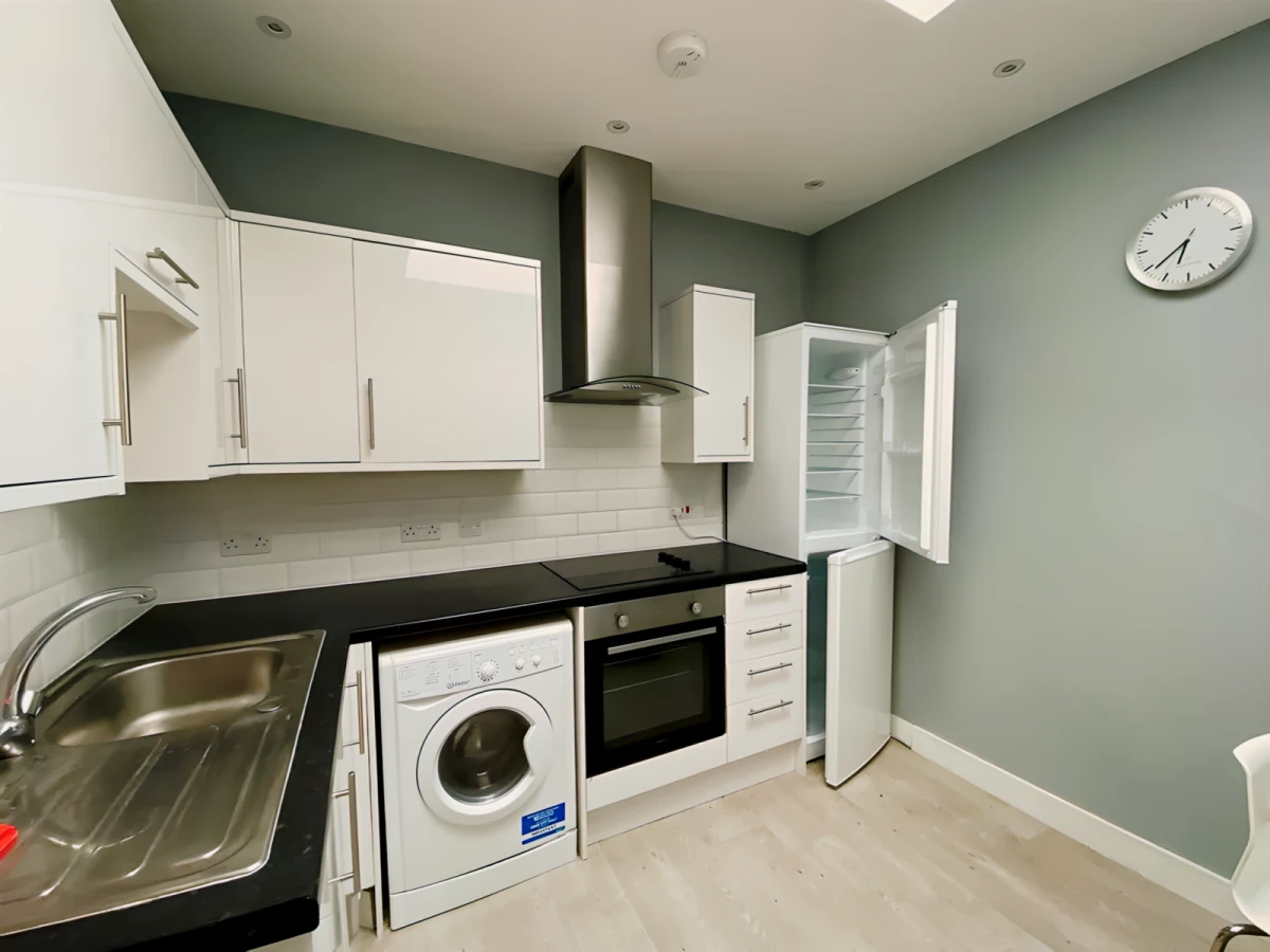 2 bedrooms 1 bathroom