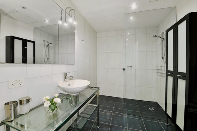 apartment near Russell Street
