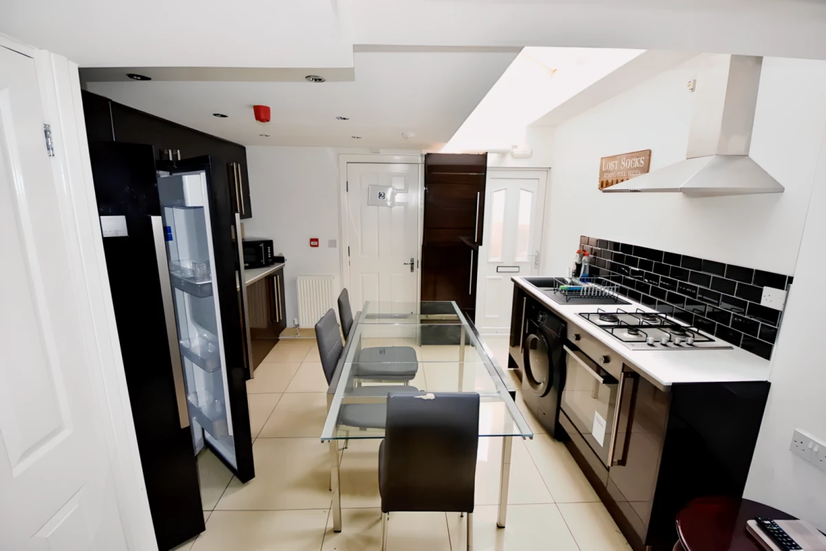 2 Bedrooms 2 bathrooms