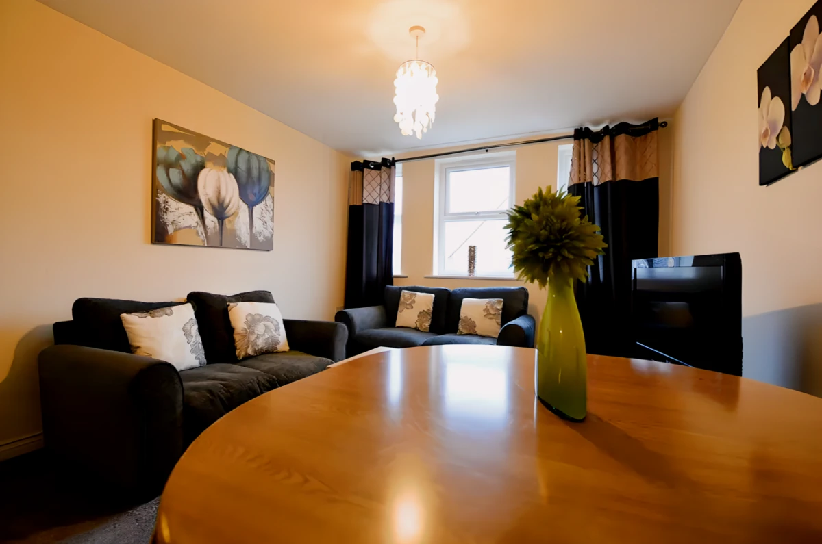 2 Bedrooms 2 bathrooms