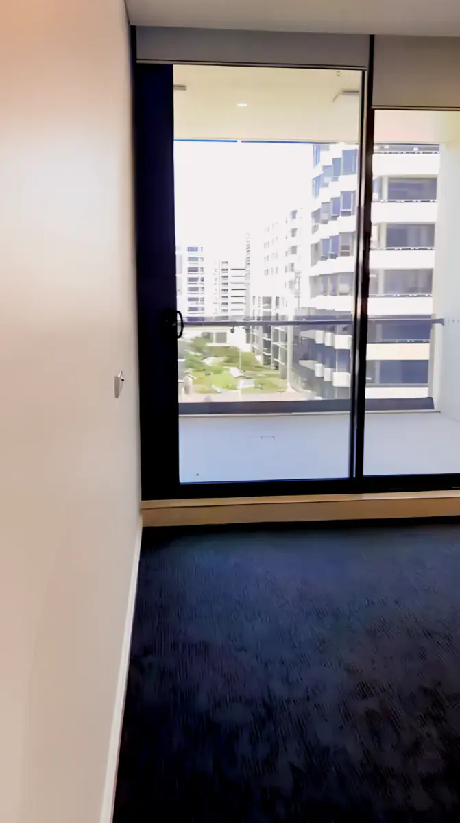 2 Rooms view 1