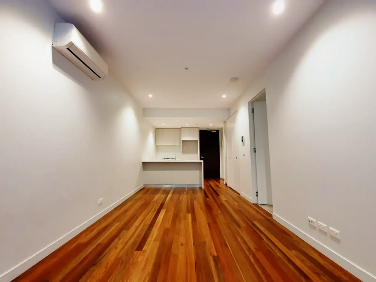 2 Rooms view 4