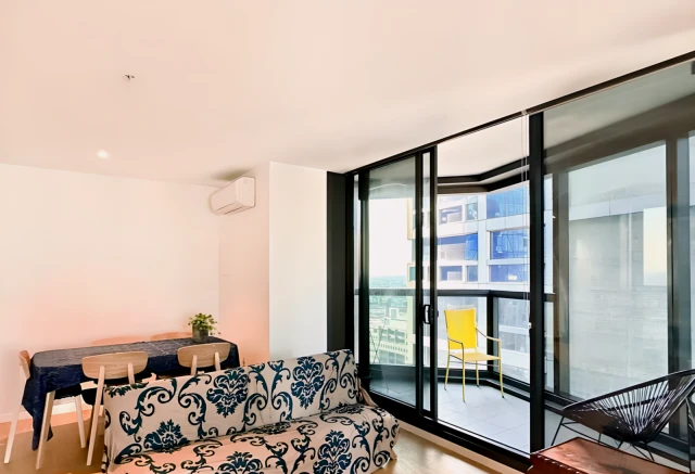 2 Bed 2 Bath 1 C