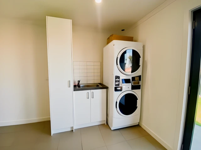 Room 6/68 Coolavin Road