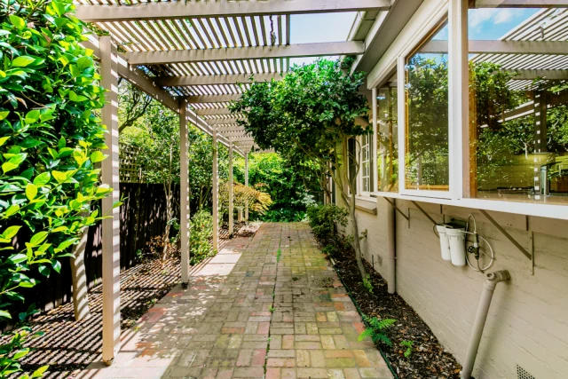 4 Bed, 2 Bath