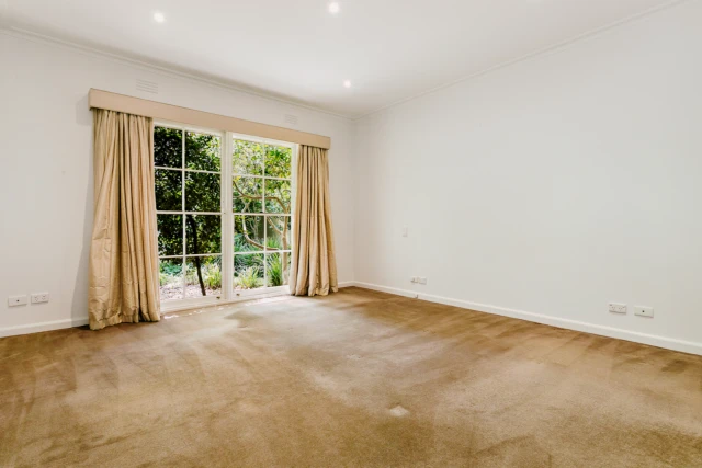 4 Bed, 2 Bath