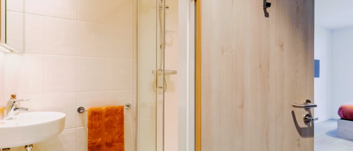 Ensuite Room