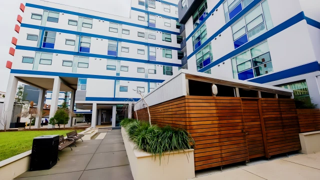 Student Living - 800 Swanston