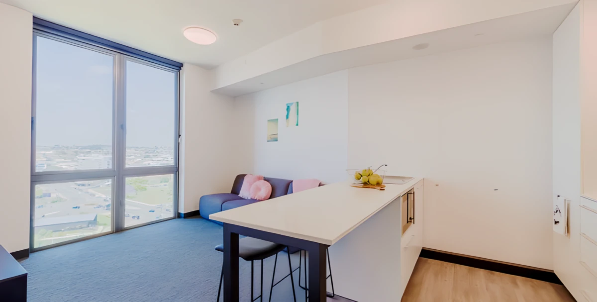 5 Rooms view 1