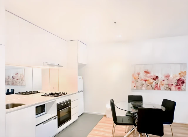 1 Bed 1 Bath 1 C