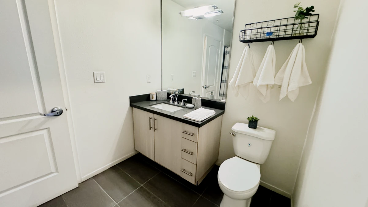 5 Rooms view 3