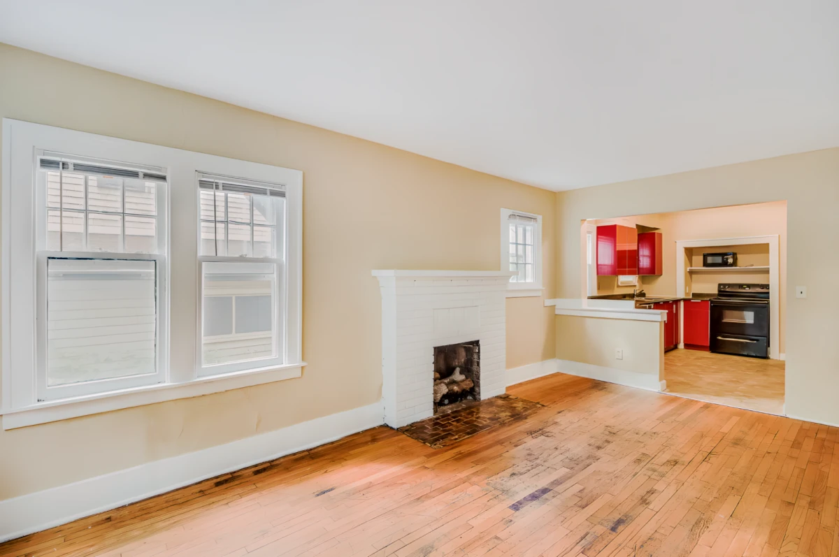 3 Bed, 1 Bath House (rate per person for 3 people)