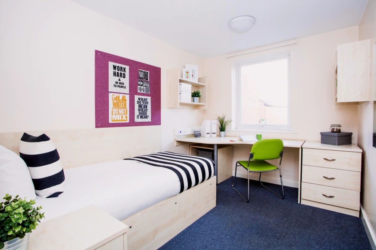 Silver En Suite