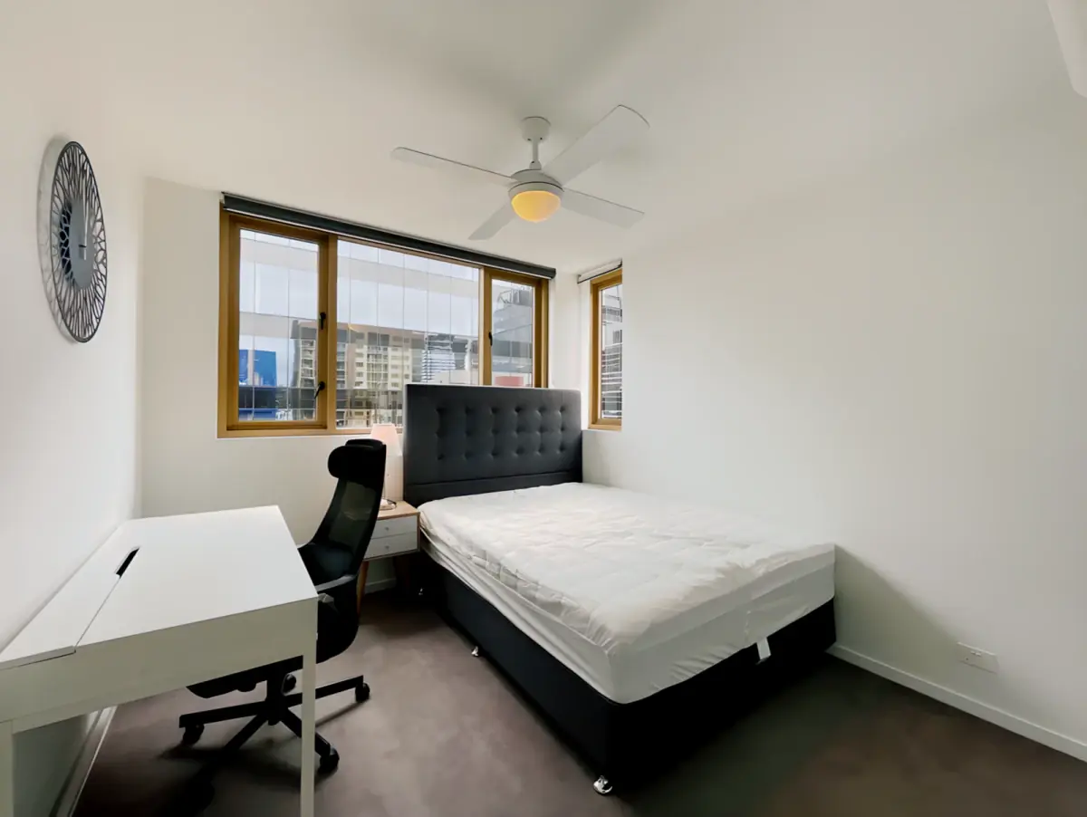 2 Rooms view 1
