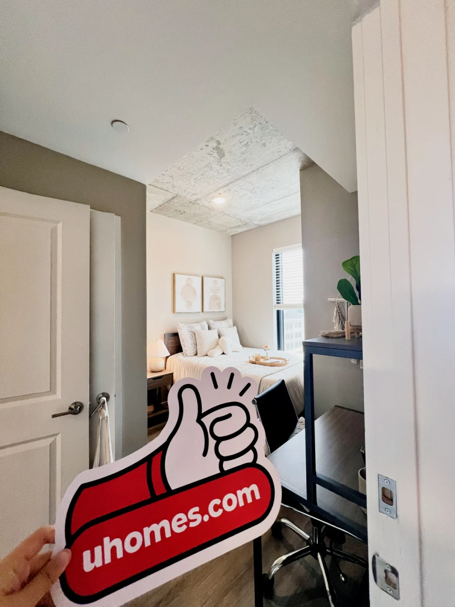 2 Rooms view 1