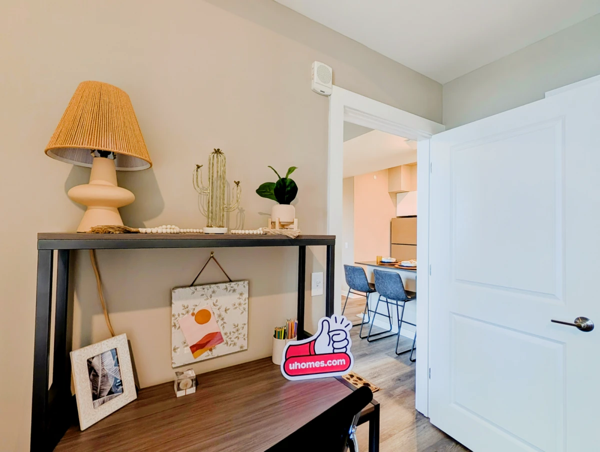 5 Rooms view 2