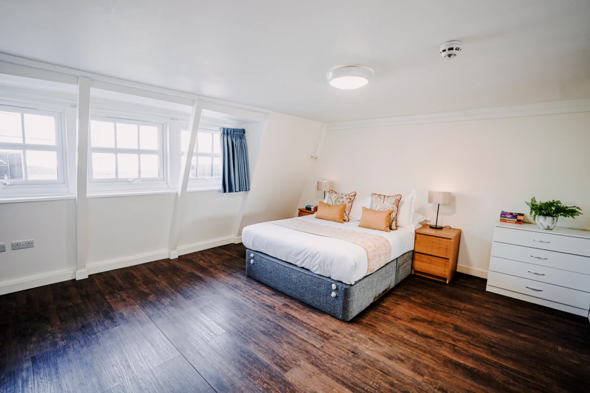 Topps Accommodation