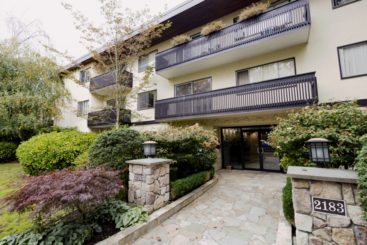2183 West 44th