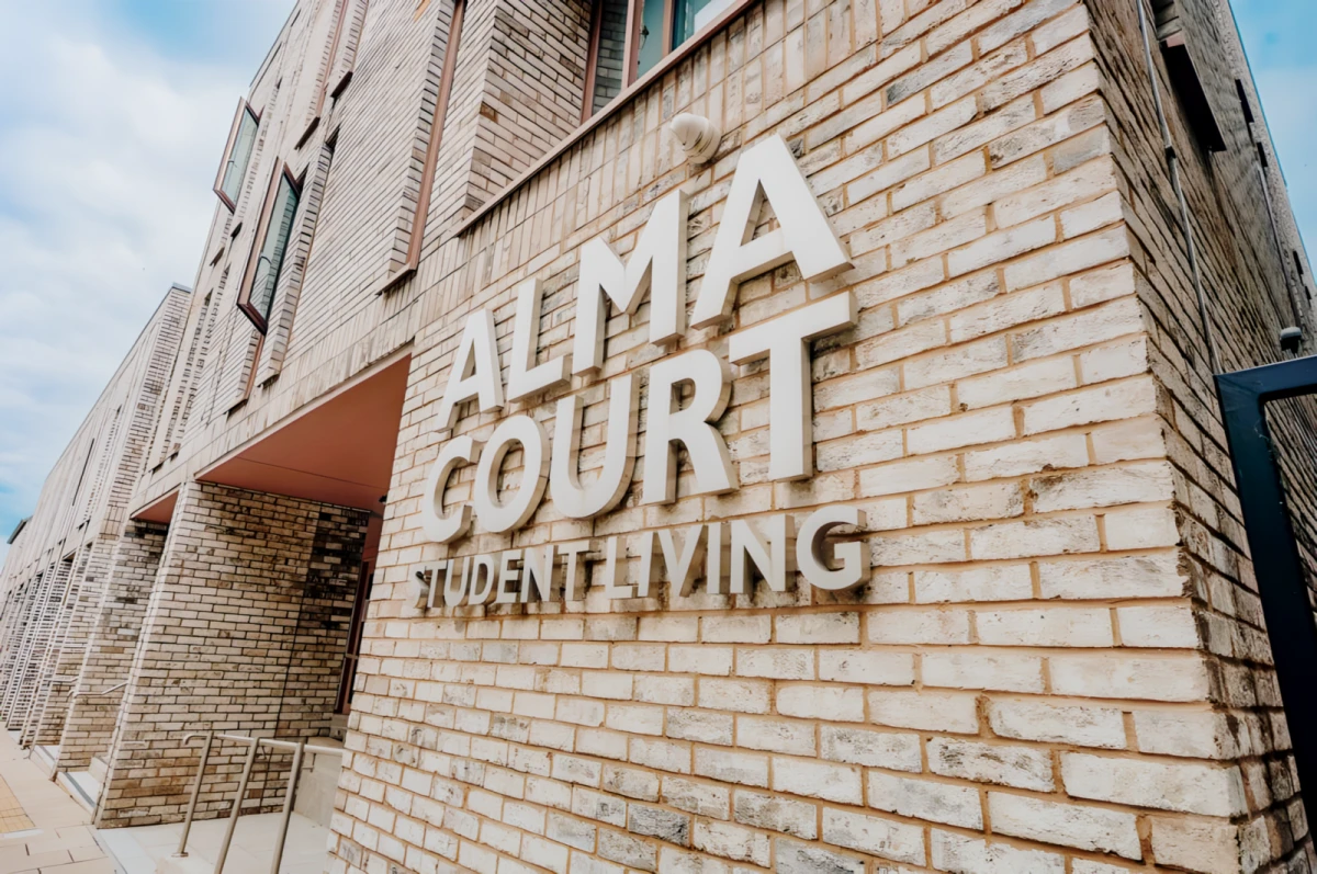 Alma Court