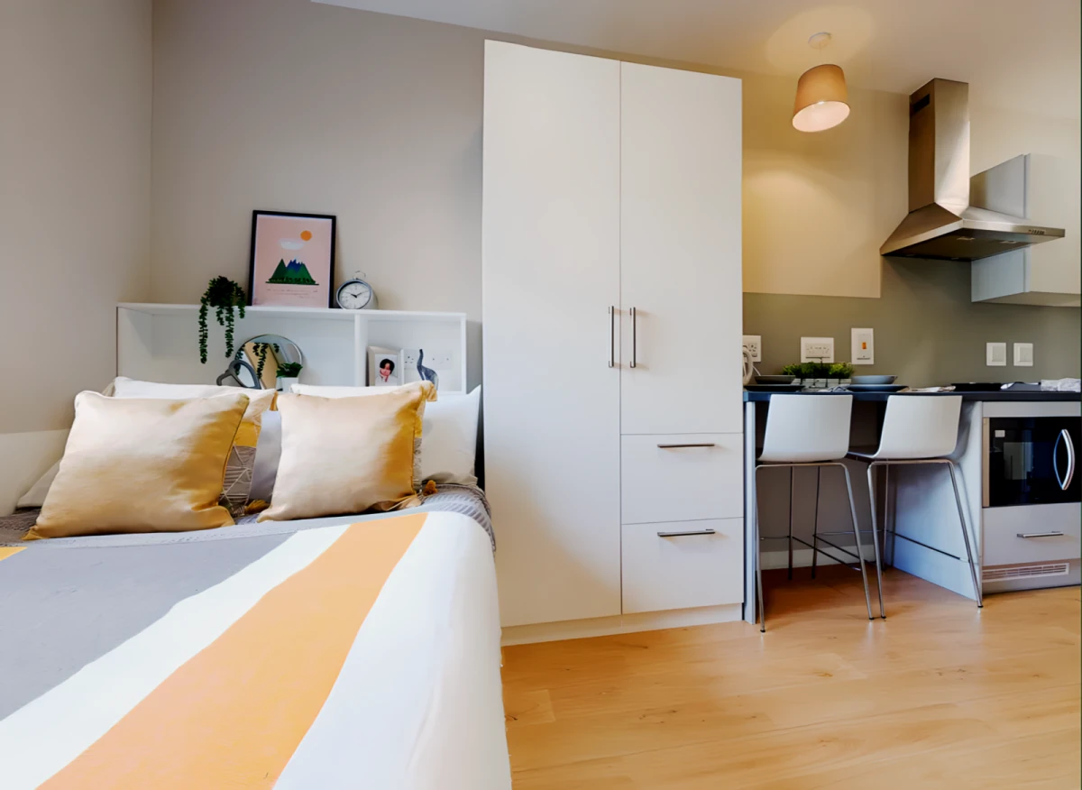 5 Bed Premium En-suite